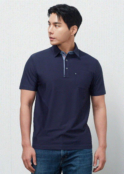 KSK 2626 (곤색) KSK 2629 (차콜), NYLON 85% , SPANDEX 15%  특징  기본 카라에 3버튼 플래킷 디자인  냉감 가공이 적용된 소재로 장시간 착용에도 쾌적  기본카라에 배색 처리로 포인트를 줌  피부에 달라붙지 않아 활동이 많은 날에도 편함  사이즈  M /L /XL /2XL /3XL /4XL /5XL
