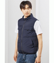 UBS 8917 강력한 바람으로 시원한 듀얼팬 조끼  소재 NYLON 100% 색상 NAVY 사이즈 M / L / XL / 2XL / 3XL / 4XL 기타 기본구성품 : 듀얼 팬, 충전 케이블 , 배터리 ,아이스팩 1