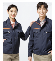 SM-J2002 : POLYESTER 65% RAYON 35% (T/R트로피칼)  ▶ COLOR : NAVY   ▶ S I Z E : M / L / XL / 2XL / 3XL / 4XL  ▶ 특징 - 통기성과 착용시 통기성을 고려한 스타일.               - 등판 망사처리로 통풍기능 부여               - 수납이 용이한 주머니               - 신뢰감과 오염이 적은 감색에 오렌지 지퍼             - 3