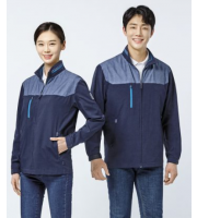 SM-J1801,  FABRIC : POLYESTER 100% (고신축사 원단)  ▶ COLOR : NAVY   ▶ S I Z E  : M / L / XL / 2XL / 3XL   ▶ 통기성, 신축성, 형태안정성 등이 뛰어난 소재.  ▶ 사무복과 서비스복 등으로 착용이 가능한 심플한 라인의 고급스러운 점퍼 스타일.  ▶ 특징 - 카라내부 땀 흡수 착용감이 좋은 소재사용