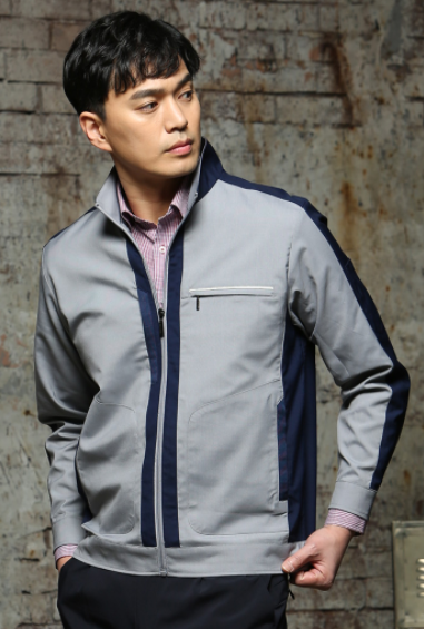 A-732, Polyester 65% Rayon 35%   C O L O R  곤색 (NAVY) / 회색 (GRAY)    S I Z E  M / L / XL / 2XL / 3XL / 4XL ‌ ‌ ‌ ‌- TR트로피컬 원단을 사용해 시원함  - 가슴 주머니와 어깨 뒤쪽에 반사 파이핑으로 디자인해 야간에 안전을 생각함  - 다양한 주머니로 넉넉한 수납공간