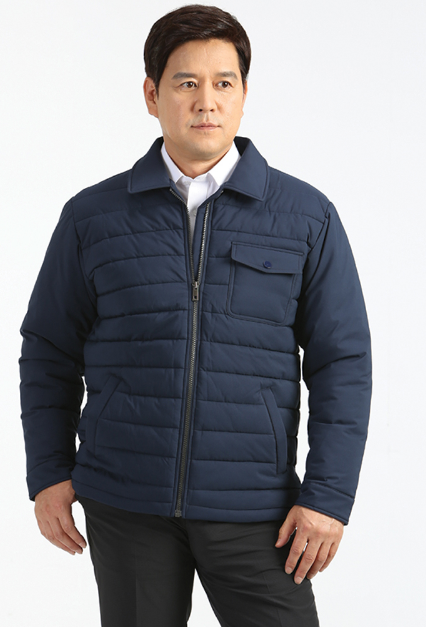 W-797,Polyester 100% (Stretch, TPU필름)   C O L O R  곤색 (NAVY)   S I Z E  M / L / XL / 2XL / 3XL / 4XL / 5XL ‌ ‌ ‌ ‌- 국산 스트레치 원단을 사용하여 촉감과 신축성이 우수함  - 투습 방수 기능의 TPU필름 가공하여 착용감이 쾌적함  - 보온성이 높은 웰론 충전재 사용  - WR 가공으로 생활 방수, 방오 기능 ‌ ‌- 정전기 방지 안감 사용