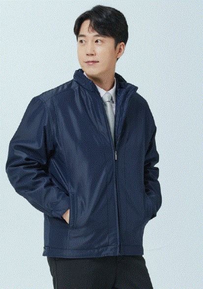 A-202,Polyester 100%  C O L O R  곤색 (NAVY)   S I Z E  S / M / L / XL / 2XL / 3XL / 4XL / 5XL ‌ ‌  - 외피, 내피 별도로 착용가능하며 함께 착용도 가능한 3IN1 제품 ‌ - 국산 고급 스트라이프 무늬 원단 사용 ‌ ‌- 도톰하여 튼튼하고 보온성이 좋은 합포(본딩)원단 사용 ‌ - WR 가공으로 생활 방수, 방오 기능 ‌ ‌- 정전기 방지 안감 사용