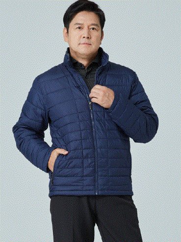 W-598,Polyester 100%   C O L O R  곤색 (NAVY)   S I Z E  M / L / XL / 2XL / 3XL / 4XL / 5XL ‌ ‌ ‌ ‌- 국산 고급 원단 사용  - 보온성이 높은 웰론 충전재 사용  - WR 가공으로 생활 방수, 방오 기능  ‌- 정전기 방지 안감 사용